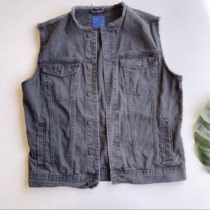 Zara XL Grey Denim Vest Sleeveless Jacket Soft Pockets Distressed Raw Edges!